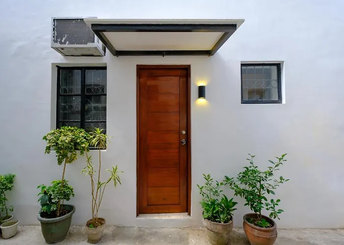 The House Of Windsor - Qc Apartamento Manila