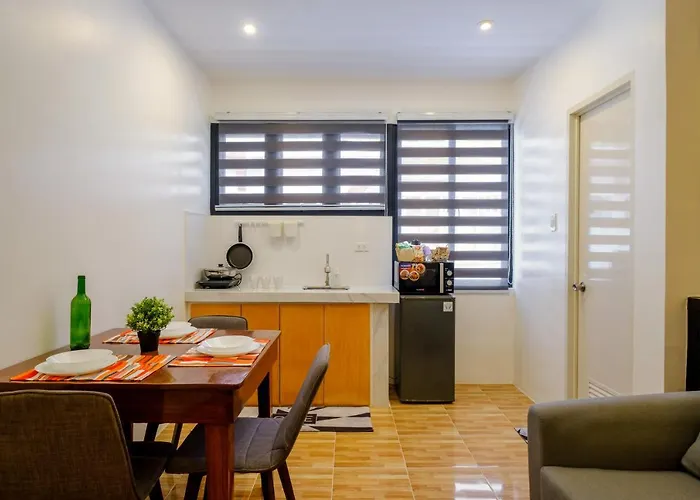 The House Of Windsor - Qc Apartamento Manila